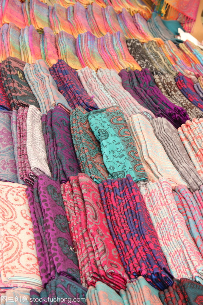 紡織物語(yǔ) 一匹色彩，萬(wàn)般風(fēng)情